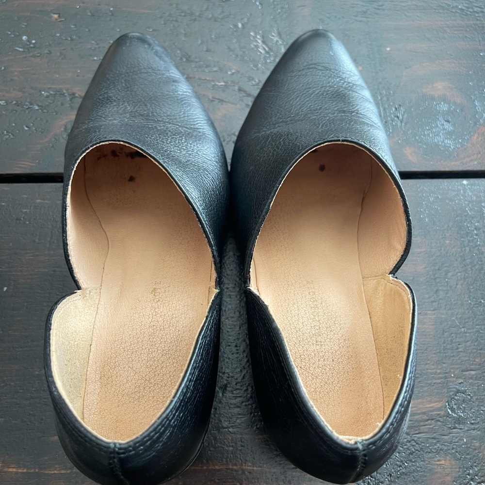 ANTHROPOLOGIE ABIGAIL SIDE-CUT ANKLE SHOOTIES
Color: BLACK Size: 7.5